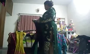 همسر سکسی خفن عکس لزبین بهترین دوست خود را به رابطه جنسی دعوت می کند