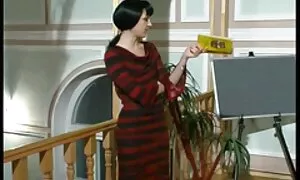 خانه دار جوان خدمتکار عکس متحرک خفن سکسی بزرگسال را می بلعد